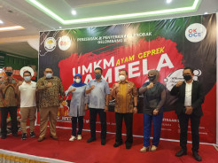 Tanpa Modal, Ayam Geprek Jameela bersama OK OCE Berikan 30 Gerobak