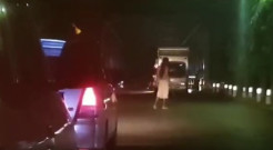 Polman Gempar, Pria Mengamuk Bawa Parang Tantang Pengguna Jalan