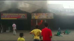 Rumah Makan Ayam Geprek dan Toko Pakaian di Merangin Ludes Dilalap Api