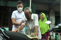 Jadi Korban Curanmor, Tangis Zakaria Pecah Saat Ada Pengusaha Ganti Motornya