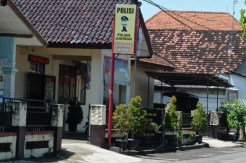 Oknum Polisi di Klaten Digerebek Warga saat Bertamu di Rumah Istri Orang