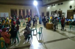 Malam Hari Ribuan Guru Bersama Lansia dan Petugas Pelayanan Publik Divaksin