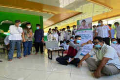 YBM PLN Babel Berikan Santri 100 Kacamata Gratis