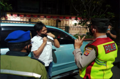 Banyak Plat B dan D Diberhentikan di Penyekatan Kuningan, Petugas: Masih Nihil