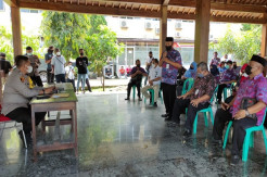Diperas Oknum LSM, 100 Perangkat Desa Datangi Mapolresta Banyumas