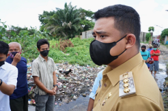 Bobby Janji Tumpukan Sampah yang Bertahun-tahun di Medan Polonia Dibersihkan dalam 2 Hari