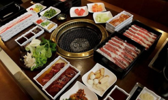 Buka Puasa di Restoran, Ini Tips Makan Bijak Agar Tidak Kalap