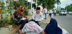 Tak Menyangka Dapat Rejeki dari Perindo, Pemulung Ini Doakan Semoga Sukses