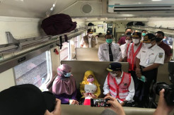 Sidak ke Stasiun Senen, Menhub Pastikan Penumpang Kereta Penuhi Syarat Perjalanan