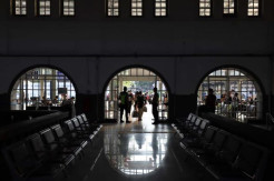 Ada Larangan Mudik, Penumpang Kereta Api Turun 90%