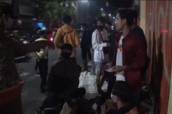 Dini Hari, Kerumunan Warga di Warung Lesehan Mojokerto Dibubarkan Petugas