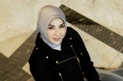 5 Gaya Glamor Yuni Sophia, Istri Bupati Nganjuk yang Ditangkap KPK