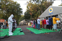 Pasien COVID-19 dan Nakes Ikuti Salat Idul Fitri 1442 H di RS Lapangan Indrapura Surabaya