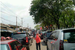 Jalur Alternatif Menuju Kawasan Pantai Anyer Macet Lebih dari Dua Kilometer