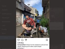 Duduk di Gerobak Barang Bekas, Selebgram Kevin Yohannes William Kena Bully Warganet