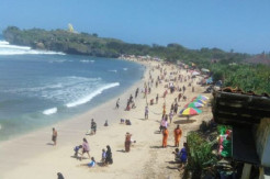 Libur Lebaran, Hampir 100 Ribu Wisatawan Padati Sejumlah Pantai di Gunungkidul