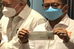 Gaya Anin dan Arsjad Saat Setor Duit Rp2 Miliar