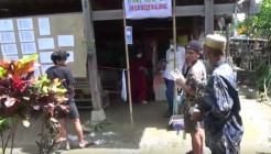 Langgar Prokes saat Pilkades, Warga Panik dan Terobos Petugas TPS