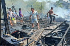 Tiga Rumah Nelayan di Marelan Ludes Dilalap Si Jago Merah