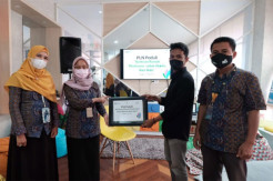 PLN Beri Bantuan ke Pelaku UMKM di Pangkep dan Maros