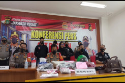 Pembunuhan Wanita Bugil...