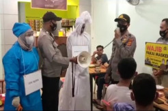 Berkerumun di Warung, Warga Pidie Jaya Semburat Didatangi Pocong