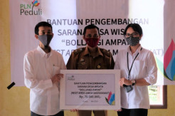 PLN Kucurkan Rp70 Juta untuk Pengembangan Wisata Bollangi Gowa