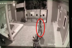 Polisi Buru Perampok...