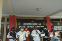 Usai Nonton Film Porno...