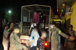 Mengaku Dari Pondok Pesantren, 2 Pasang Remaja Ditemukan Dalam 1 Kamar Hotel di Mojokerto
