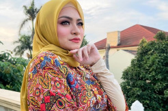 Nathalie Holscher Tantang...