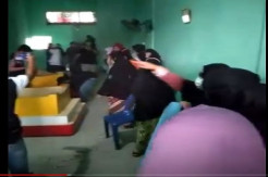 Geram Polisi Hanya Diam, Ratusan Emak-emak Gerebek Lokasi Judi Tembak Ikan