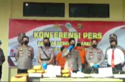 Wanita Cantik Ikut Selundupkan 16 Kg Sabu dan 14 Kg Ganja di Pelabuhan Bakauheni