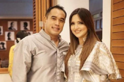 Nia Ramadhani dan Suami...