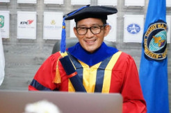 Diwisuda, Sandiaga Uno Resmi Raih Gelar Doktor dengan IPK Tertinggi