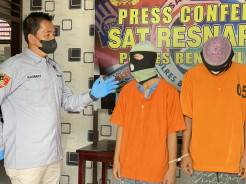 Asyik Isap Ganja, Dua Remaja di Bengkulu Utara Diciduk