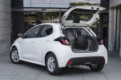 Tanpa Jok Belakang, Toyota Yaris ECOVan Hybrid Punya Bagasi Melimpah