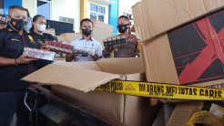 Tim Buser Naga Gerebek Gudang Penyimpangan Jutaan Rokok Diduga Ilegal