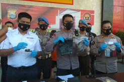 Polisi Gagalkan Peredaran 1 Kg Tembakau Sintesis di Makassar