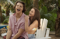 Tips Persahabatan Lawan Jenis Anti-baper seperti Elle dan Lee dalam The Kissing Booth