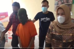 Tak Diberi Uang Rokok, Anak Durhaka ini Pukul Ibu Kandung hingga Giginya Patah