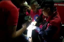Mengerikan, 2 Cincin Besi Tersangkut di Jari Remaja Petugas Damkar Berjibaku Melepasnya