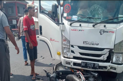 Mendadak Potong Jalan, Pengendara Sepeda Motor Tewas Tertabrak Truk