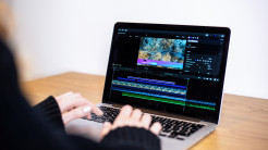 Mau Belajar Edit Video Secara Autodidak? Cek Kanal-Kanal YouTube Ini