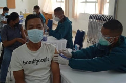 Persiapan  PTM,  3000  Mahasiswa  dan Warga Ikuti  Vaksinasi Covid-19 di UAD Yogya