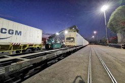Angkutan Kereta Api di Terminal Petikemas Surabaya Mulai Beroperasi Reguler