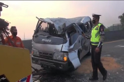 Disenggol Truk Tronton Minibus Terbalik di Ruas Tol Purbaleunyi, 1 Penumpang Tewas