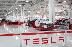 Buntut Permasalahan Autopilot Tesla Melebar ke Perusahaan Lain