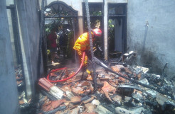 Ditinggal Kerja, Rumah dan 3 Motor di Gresik Hangus Terbakar
