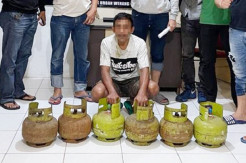 Polda Sulut Amankan Spesialis Pencurian Tabung LPG yang Aksinya Terekam CCTV